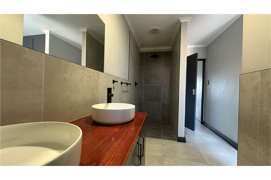 3 Bedroom Property for Sale in De Zoete Inval Western Cape
